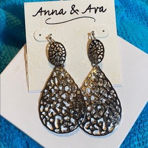 NWT Large Silver Filigree Earrings